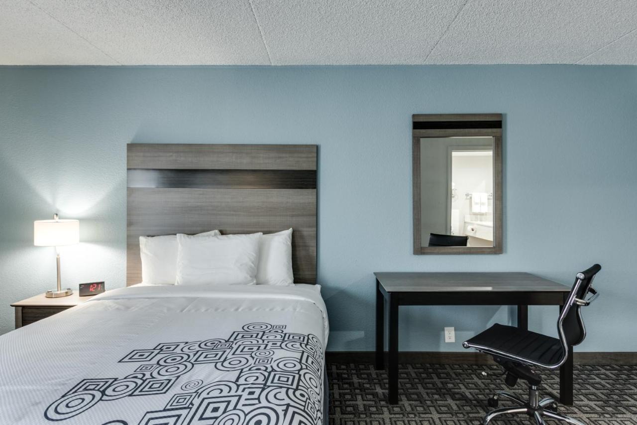 Days Inn & Suites By Wyndham Spokane Exterior foto