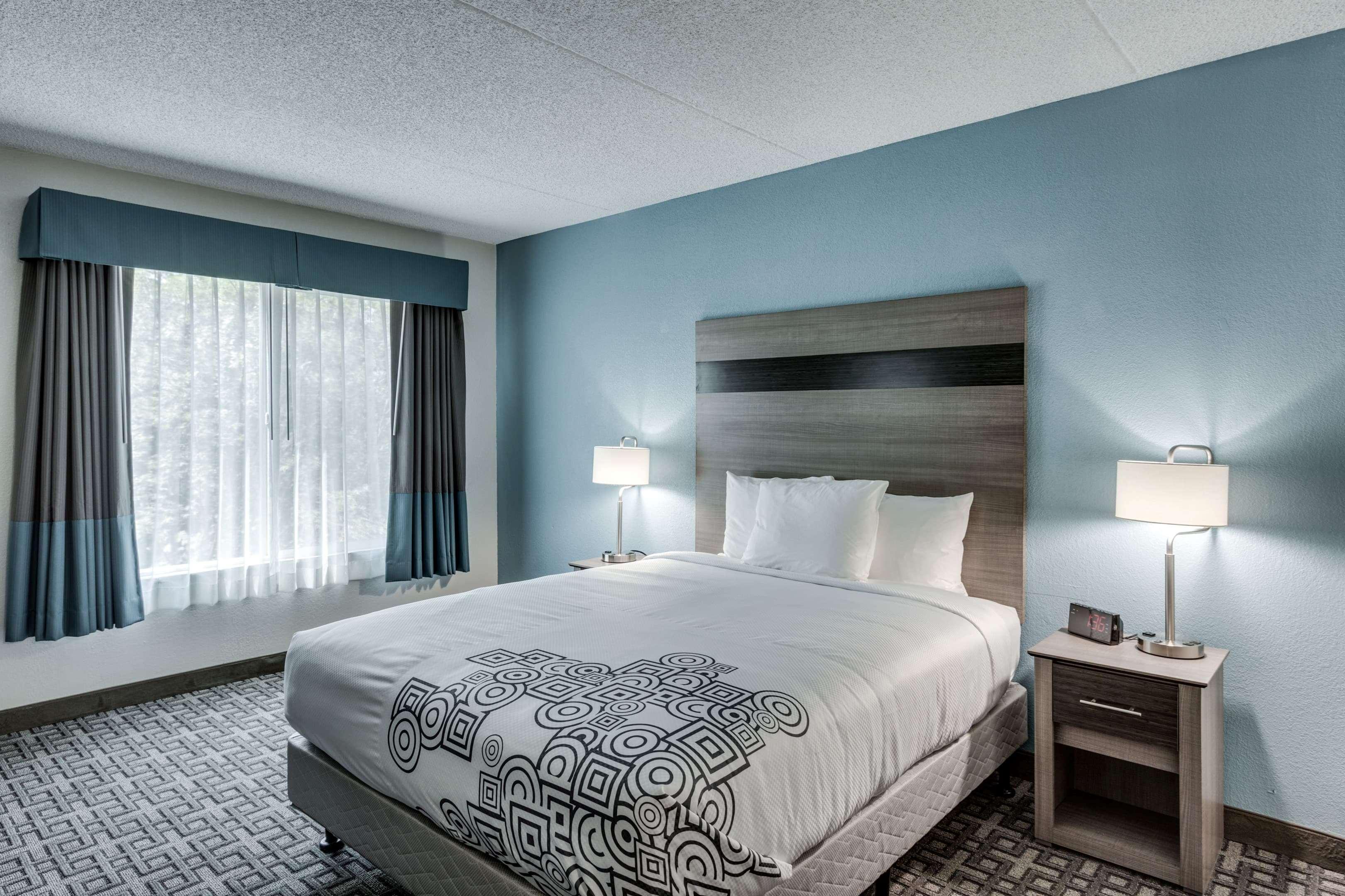 Days Inn & Suites By Wyndham Spokane Exterior foto