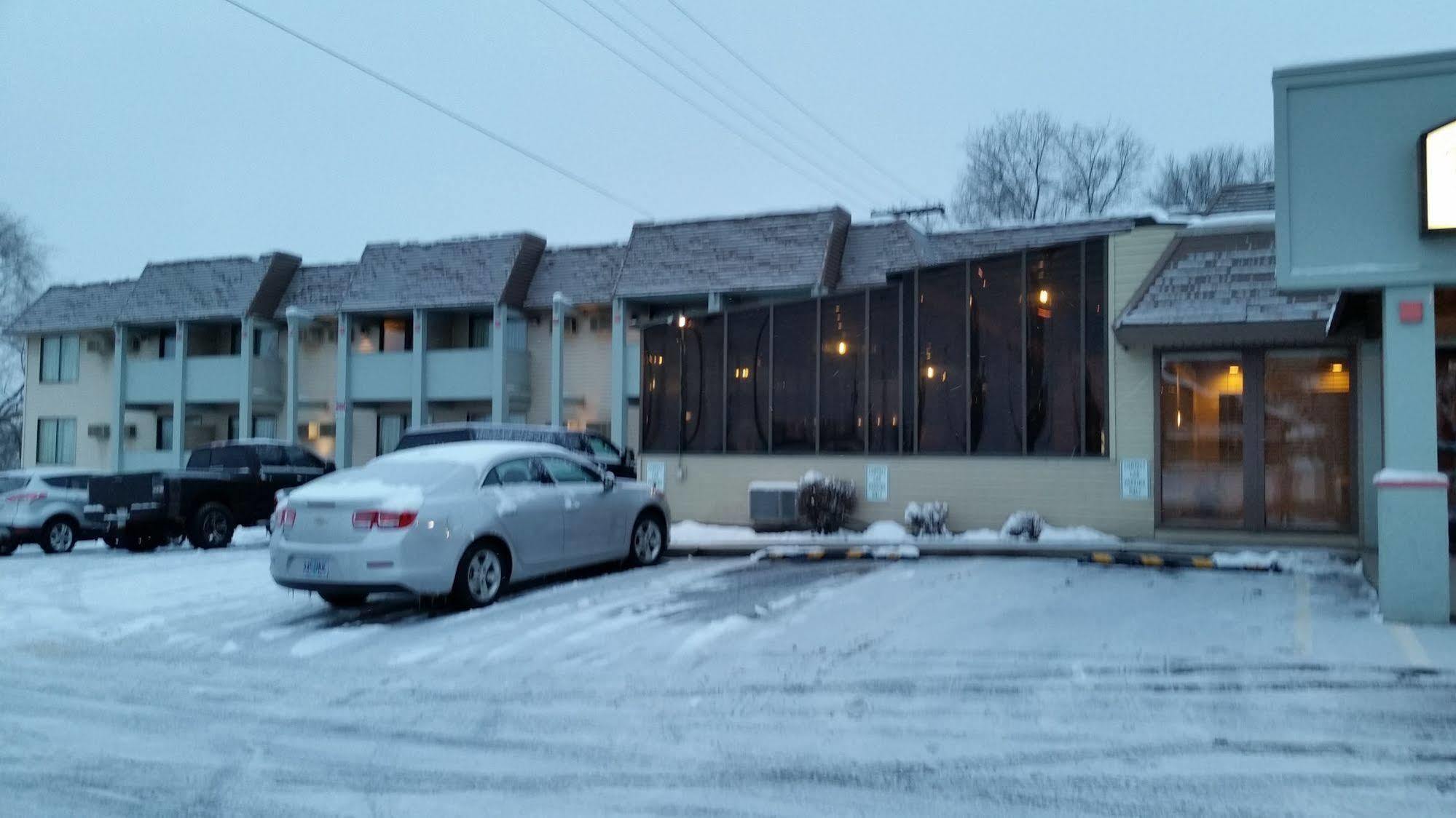 Days Inn & Suites By Wyndham Spokane Exterior foto